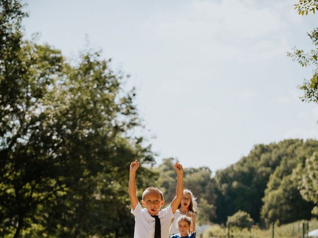 Le mariage de Quentin et Camille à Coulonges, Charente Maritime 23