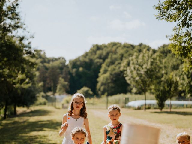 Le mariage de Quentin et Camille à Coulonges, Charente Maritime 24