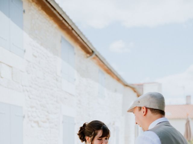 Le mariage de Quentin et Camille à Coulonges, Charente Maritime 44