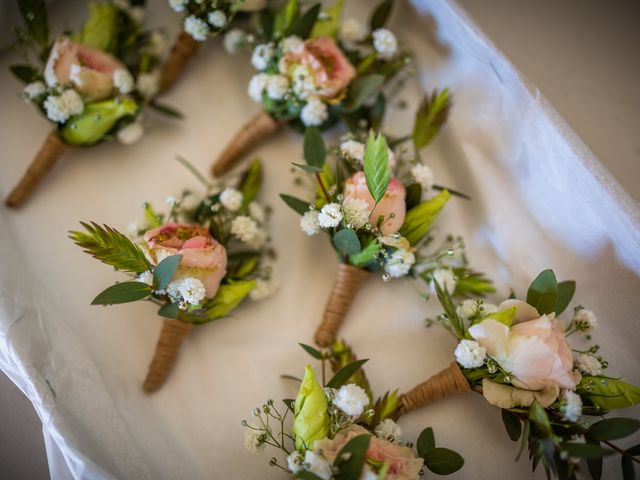 Le mariage de Matthieu et Madeline à Saint-James, Manche 15