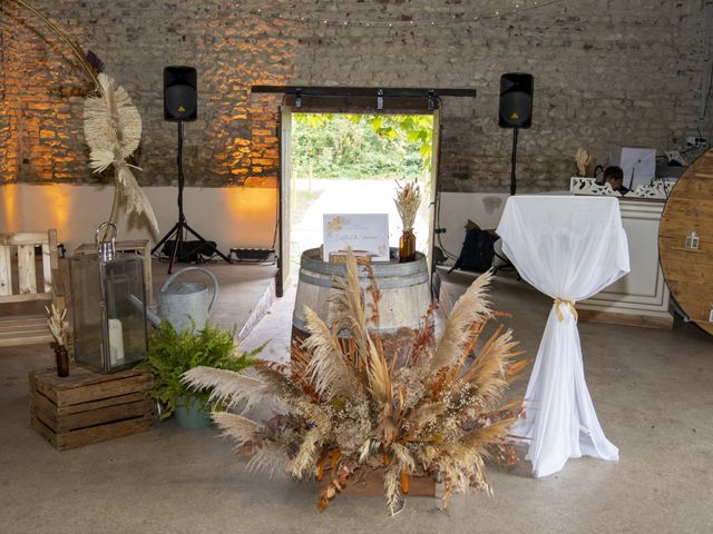 Le mariage de Omar et Amandine à Vexin-sur-Epte, Eure 10