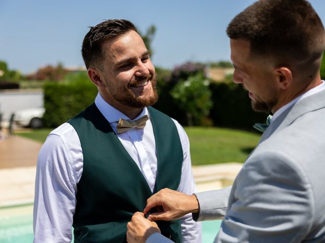 Le mariage de Greg et Aurelie à Eyguières, Bouches-du-Rhône 9