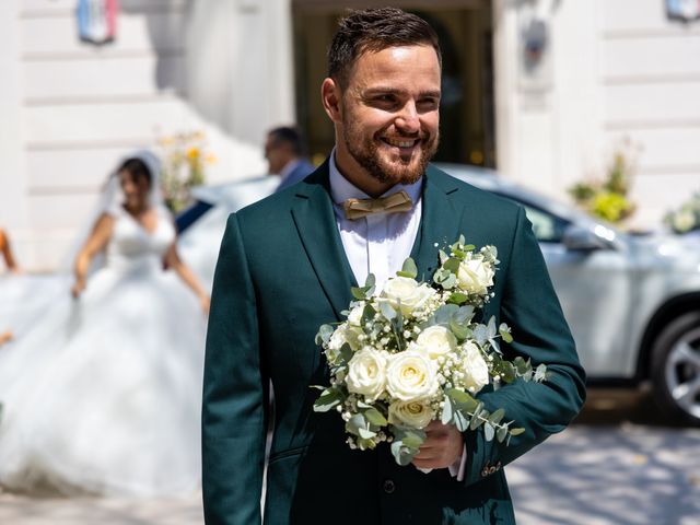 Le mariage de Greg et Aurelie à Eyguières, Bouches-du-Rhône 12