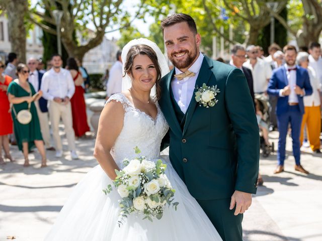 Le mariage de Greg et Aurelie à Eyguières, Bouches-du-Rhône 13
