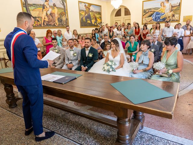 Le mariage de Greg et Aurelie à Eyguières, Bouches-du-Rhône 15