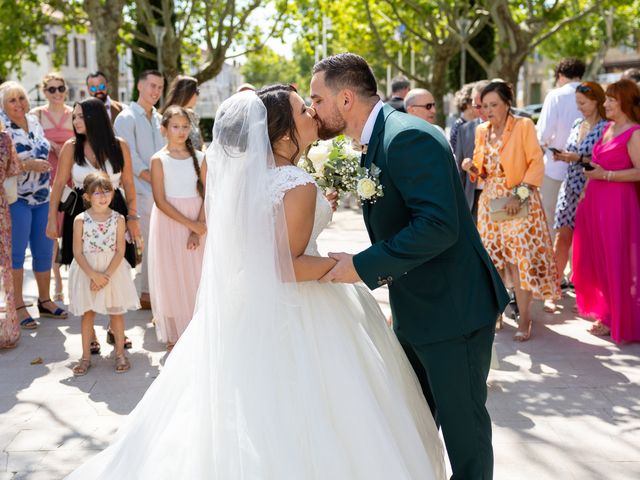 Le mariage de Greg et Aurelie à Eyguières, Bouches-du-Rhône 16