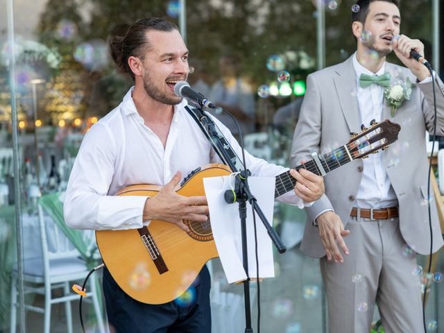 Le mariage de Greg et Aurelie à Eyguières, Bouches-du-Rhône 37