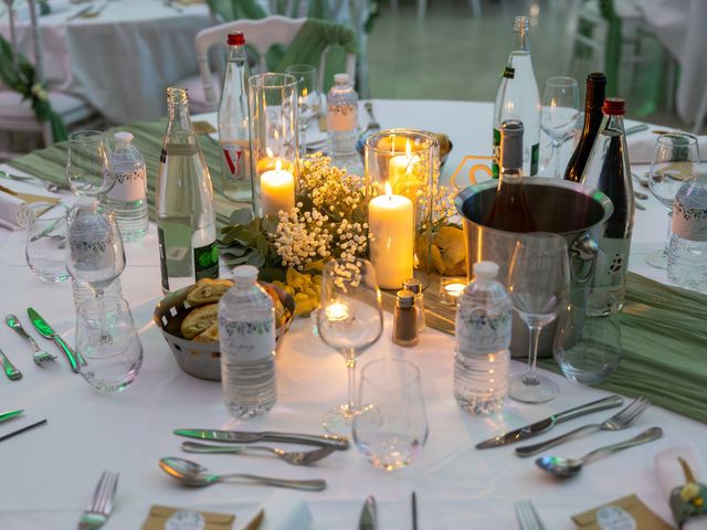 Le mariage de Greg et Aurelie à Eyguières, Bouches-du-Rhône 39