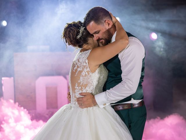Le mariage de Greg et Aurelie à Eyguières, Bouches-du-Rhône 43