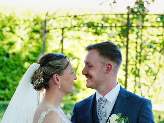 Le mariage de Alexandre et Molly à Jouques, Bouches-du-Rhône 14