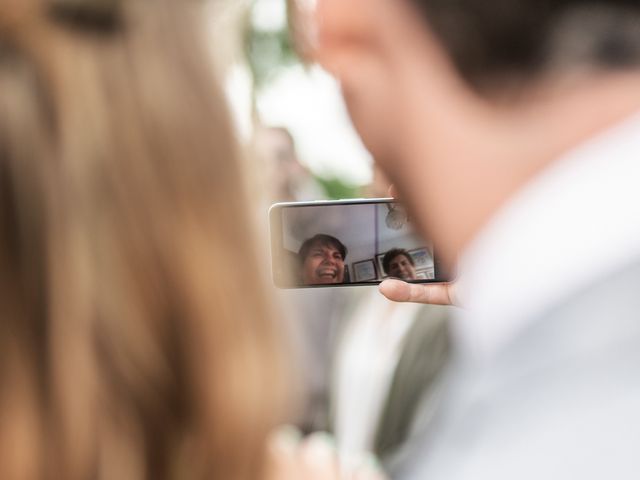 Le mariage de Davide et Flavie à Merville-Franceville, Calvados 12