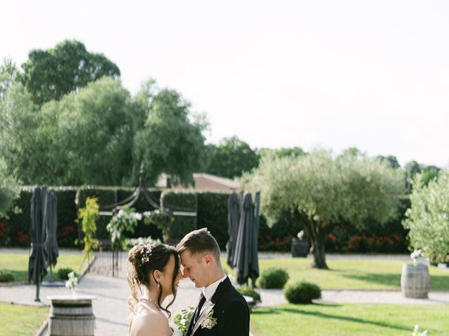 Le mariage de Adrien et Laura à Roquebrune-sur Argens, Var 8