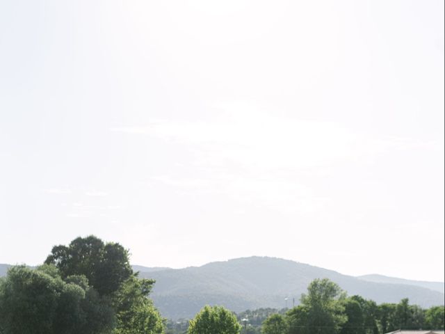 Le mariage de Adrien et Laura à Roquebrune-sur Argens, Var 4