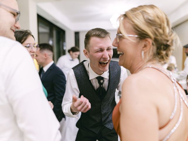 Le mariage de Adrien et Laura à Roquebrune-sur Argens, Var 48