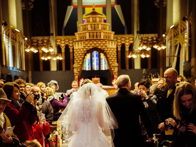 Le mariage de Romain et Litcia à Comines, Nord 31