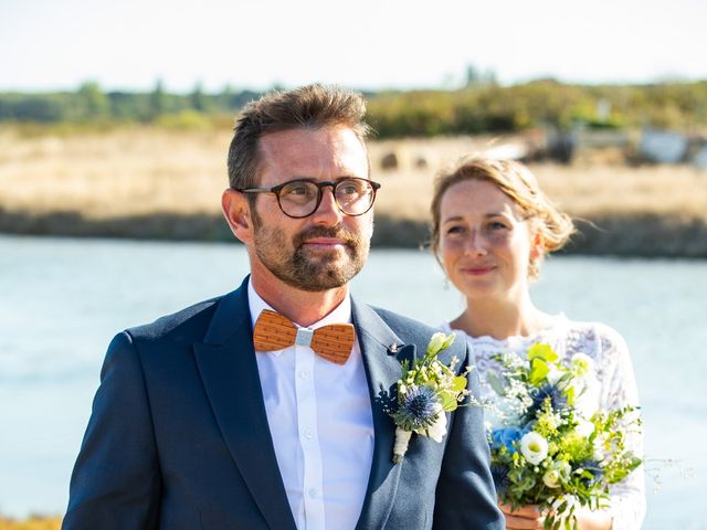 Le mariage de Charles et Julie à La Guérinière, Vendée 98