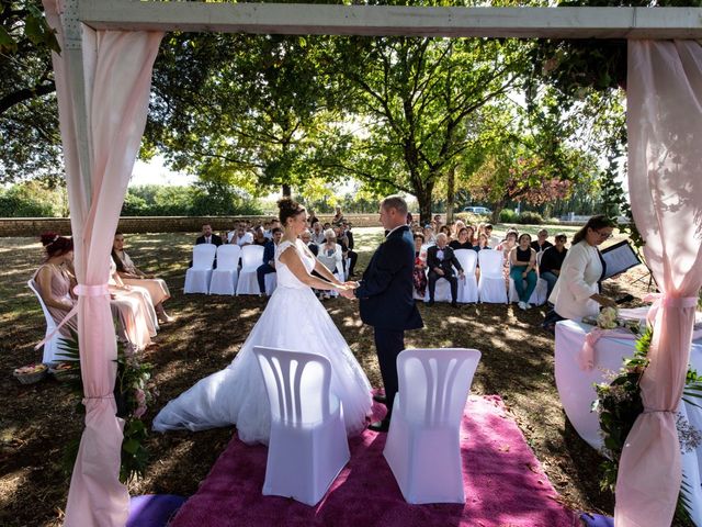 Le mariage de Stéphane et Catherine à Benet, Vendée 5