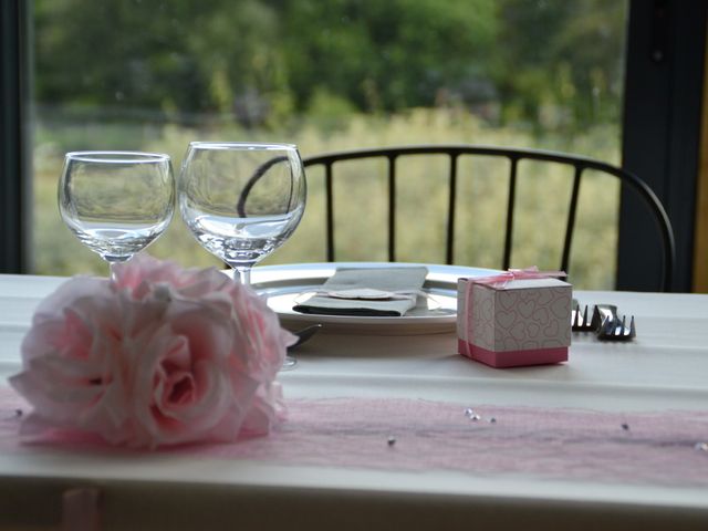 Le mariage de Isaüra et Allan à Sainte-Suzanne, Mayenne 22