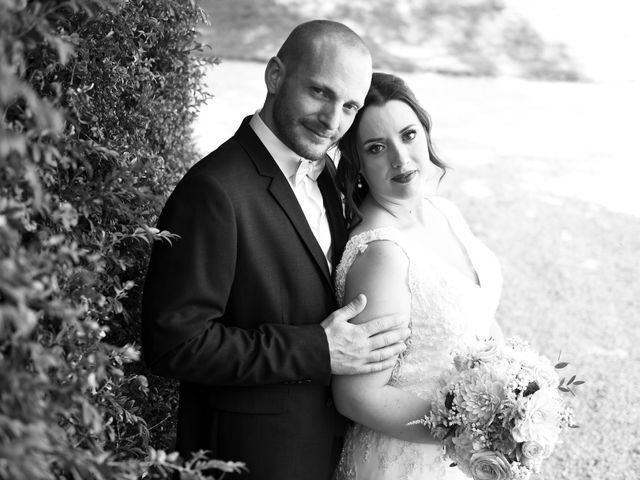 Le mariage de Nicolas et Sarah à Pont-de-Pany, Côte d&apos;Or 21