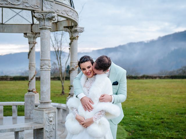 Le mariage de Adrien et Charlotte à Vignieu, Isère 9