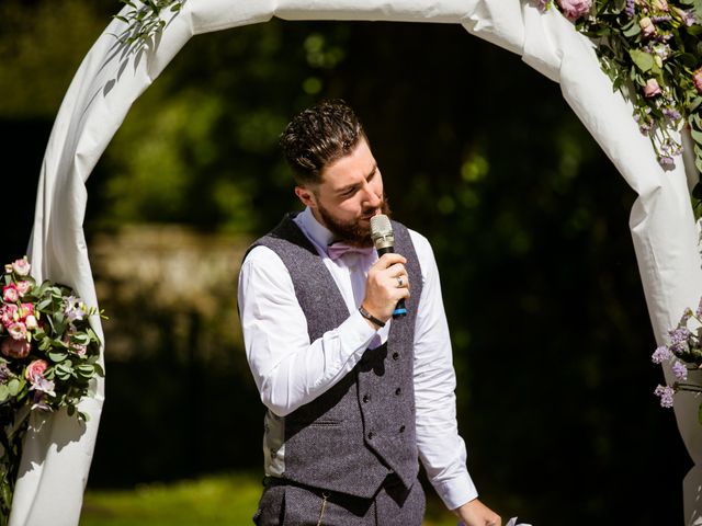 Le mariage de Yann et Lauriana à Trédion, Morbihan 95