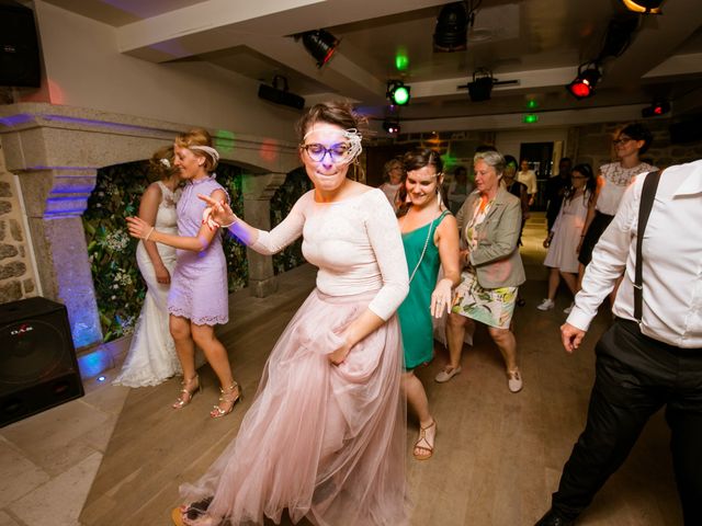 Le mariage de Yann et Lauriana à Trédion, Morbihan 209