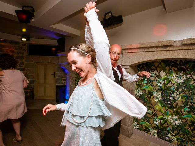 Le mariage de Yann et Lauriana à Trédion, Morbihan 210