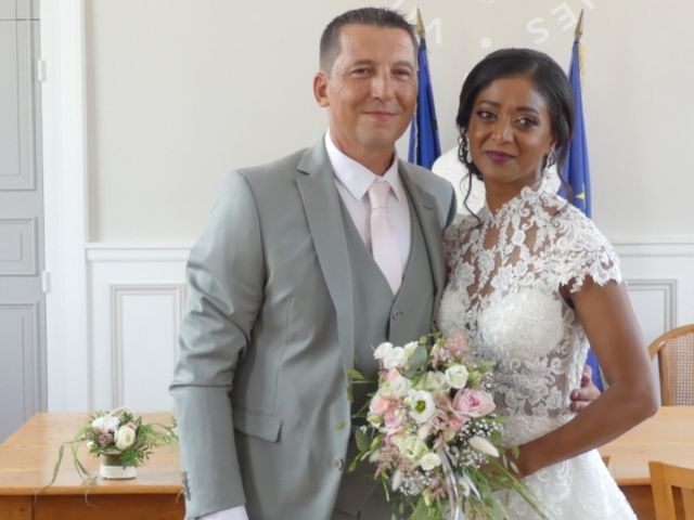 Le mariage de Yann et Dorlys  à Ménilles, Eure 12