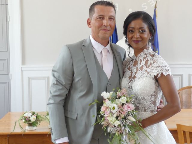 Le mariage de Yann et Dorlys  à Ménilles, Eure 30