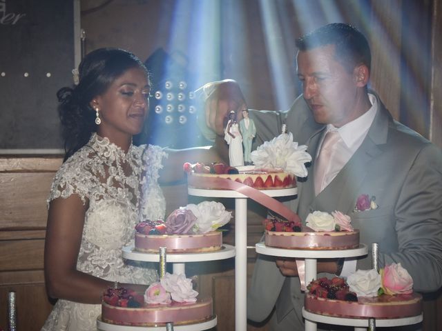 Le mariage de Yann et Dorlys  à Ménilles, Eure 47