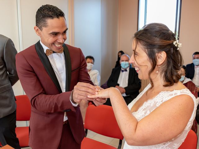 Le mariage de Adil et Élodie à Moulins, Allier 22