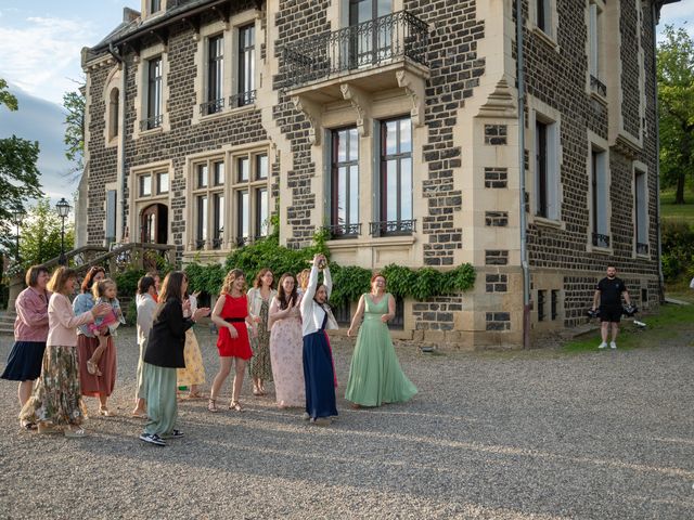 Le mariage de Clément et Mathilde à Parentignat, Puy-de-Dôme 52