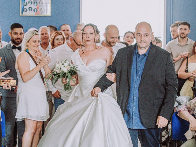 Le mariage de Candide et Jennifer à Escaudoeuvres, Nord 24