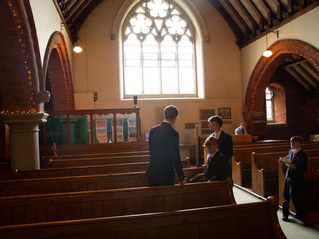 Le mariage de Tom et Camille à Vaugrigneuse, Essonne 6