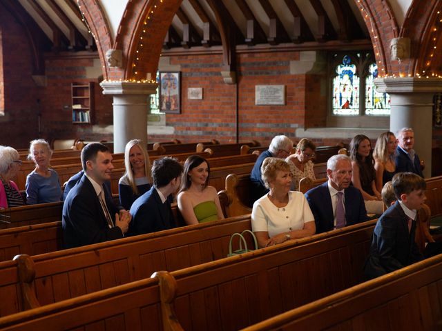 Le mariage de Tom et Camille à Vaugrigneuse, Essonne 18