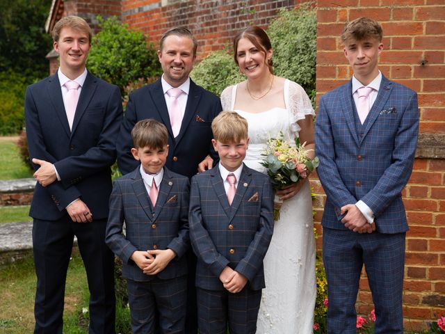 Le mariage de Tom et Camille à Vaugrigneuse, Essonne 23
