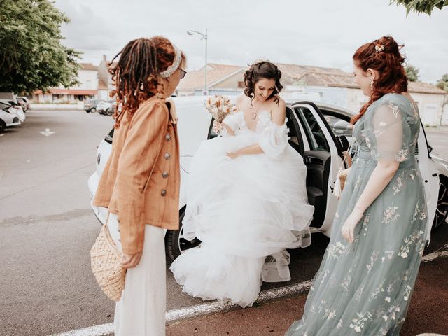 Le mariage de Théo et Cynthia à L&apos;Isle-d&apos;Espagnac, Charente 18