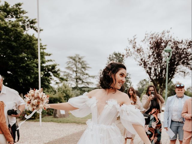 Le mariage de Théo et Cynthia à L&apos;Isle-d&apos;Espagnac, Charente 20