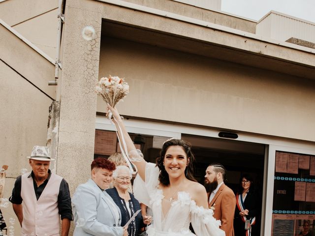 Le mariage de Théo et Cynthia à L&apos;Isle-d&apos;Espagnac, Charente 26