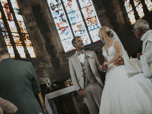 Le mariage de Christophe et Laetitia à Gosnay, Pas-de-Calais 24