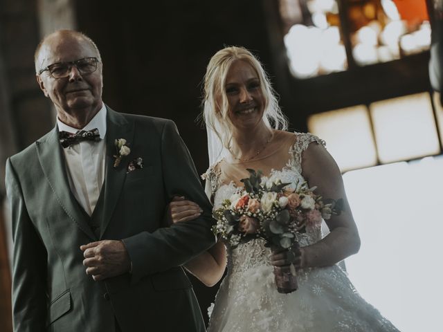 Le mariage de Christophe et Laetitia à Gosnay, Pas-de-Calais 30