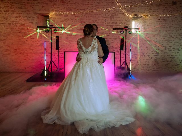 Le mariage de Philippe et Véronique à Vouvant, Vendée 11