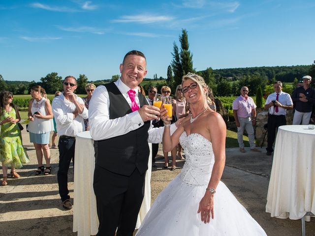 Le mariage de Pascal et Bénédicte à Vélines, Dordogne 25