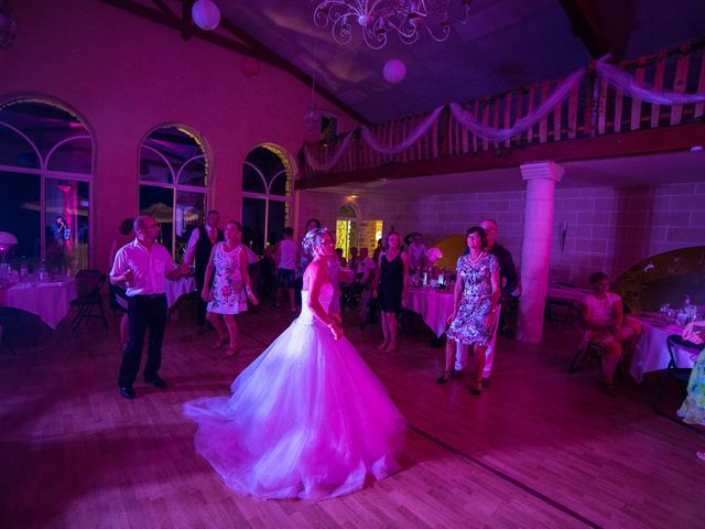 Le mariage de Pascal et Bénédicte à Vélines, Dordogne 36