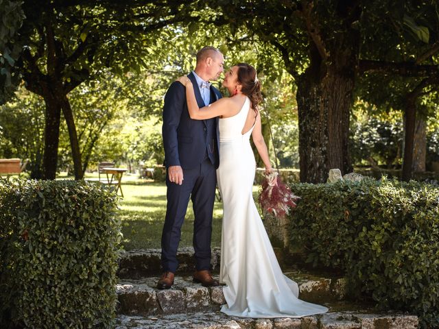 Le mariage de Aurelie  et Sébastien   à Aillas, Gironde 1