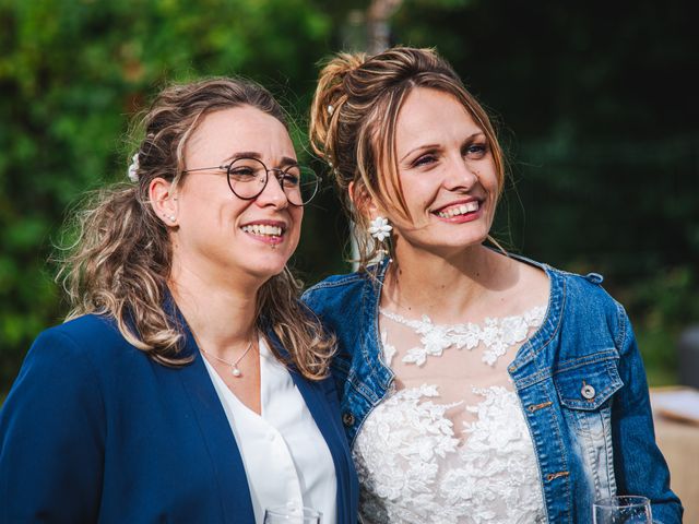 Le mariage de Angela et Mickaël à Chantonnay, Vendée 32