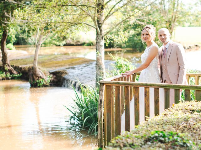 Le mariage de Angela et Mickaël à Chantonnay, Vendée 44