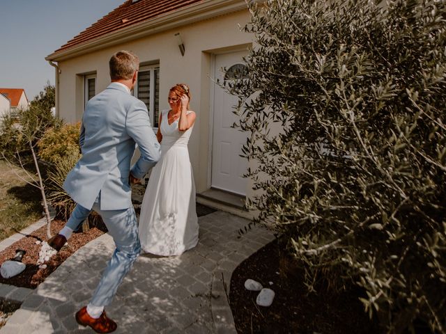 Le mariage de Matt et Elodie à Saint-Denis-de l&apos;Hôtel, Loiret 16