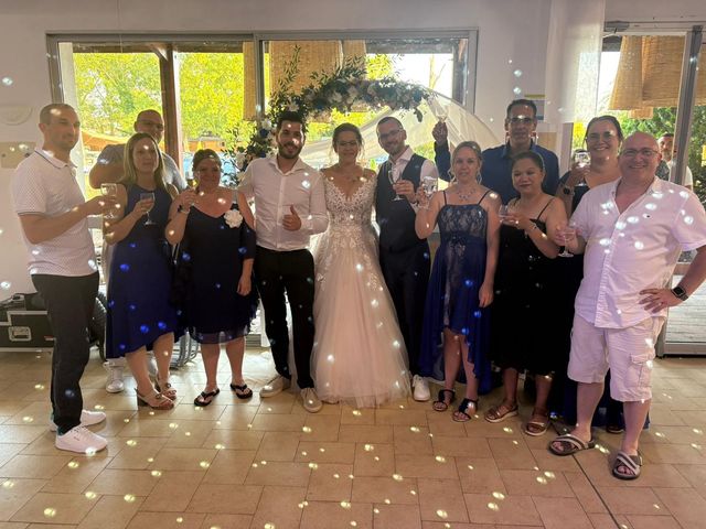Le mariage de Cédric et Aurélie à Ouches, Loire 2