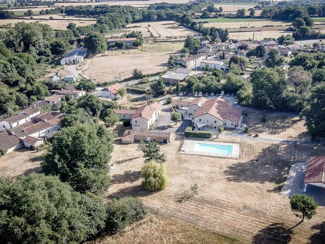 Le mariage de Jérémy et Léa à Usson-du-Poitou, Vienne 1